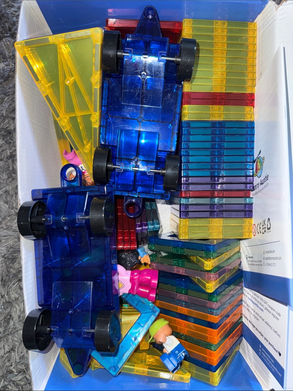 stem Translucent Blue Cars with Multicolor Magnetic Tiles & Figures